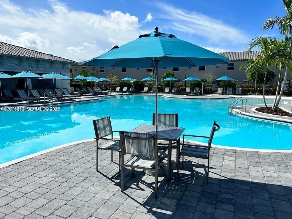 1050 SE 26th Ter Unit: .