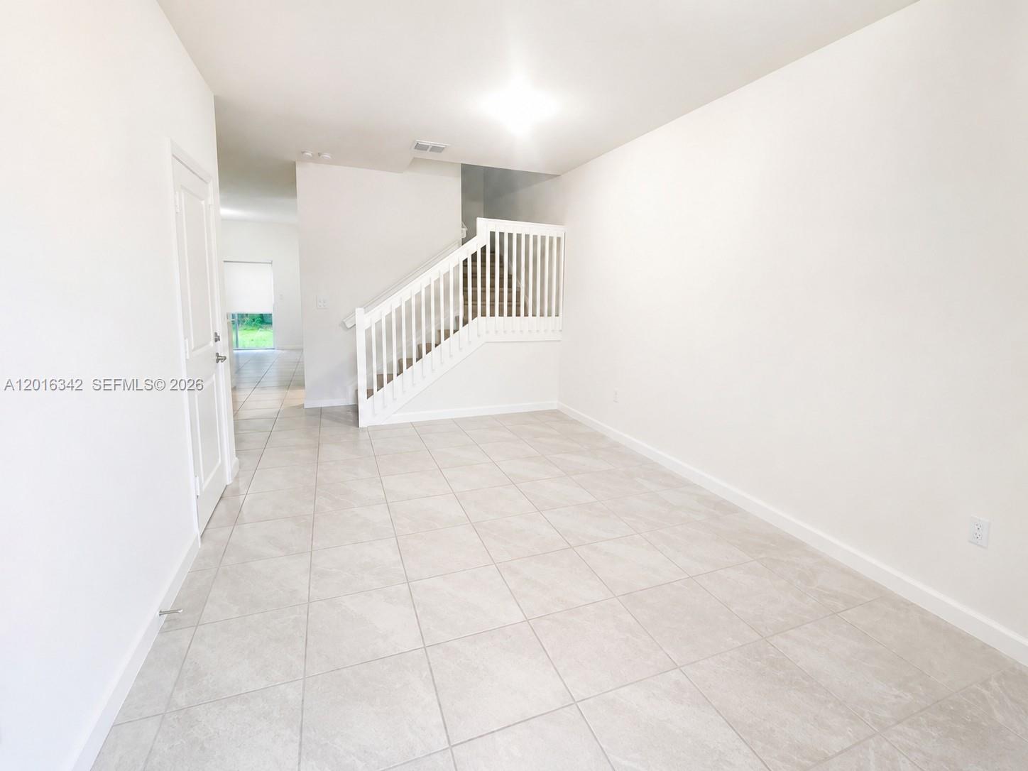 1050 SE 26th Ter Unit: .