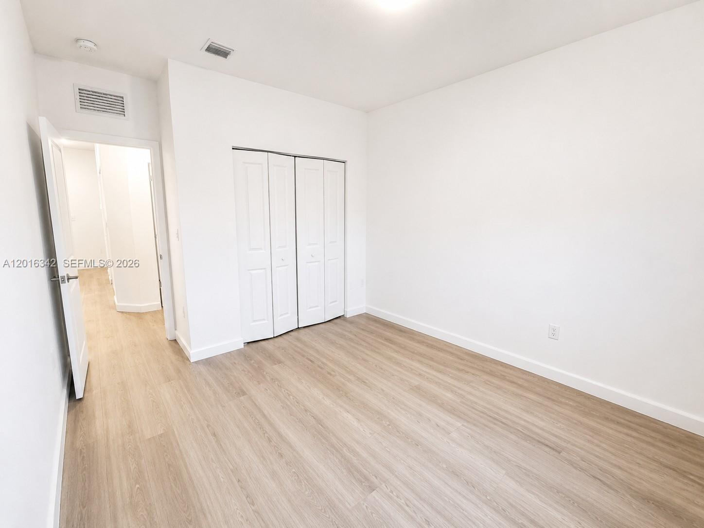 1050 SE 26th Ter Unit: .