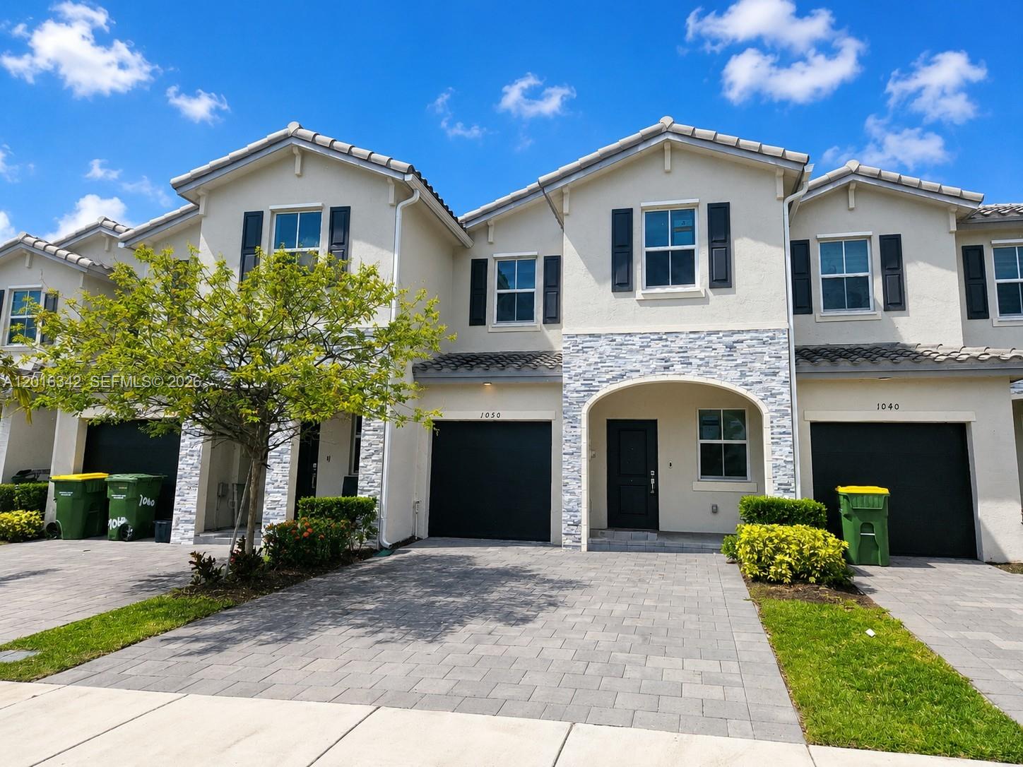 1050 SE 26th Ter Unit: .