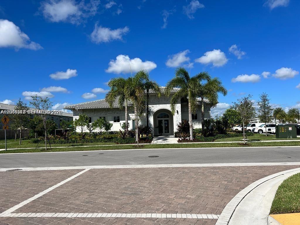 1050 SE 26th Ter Unit: .