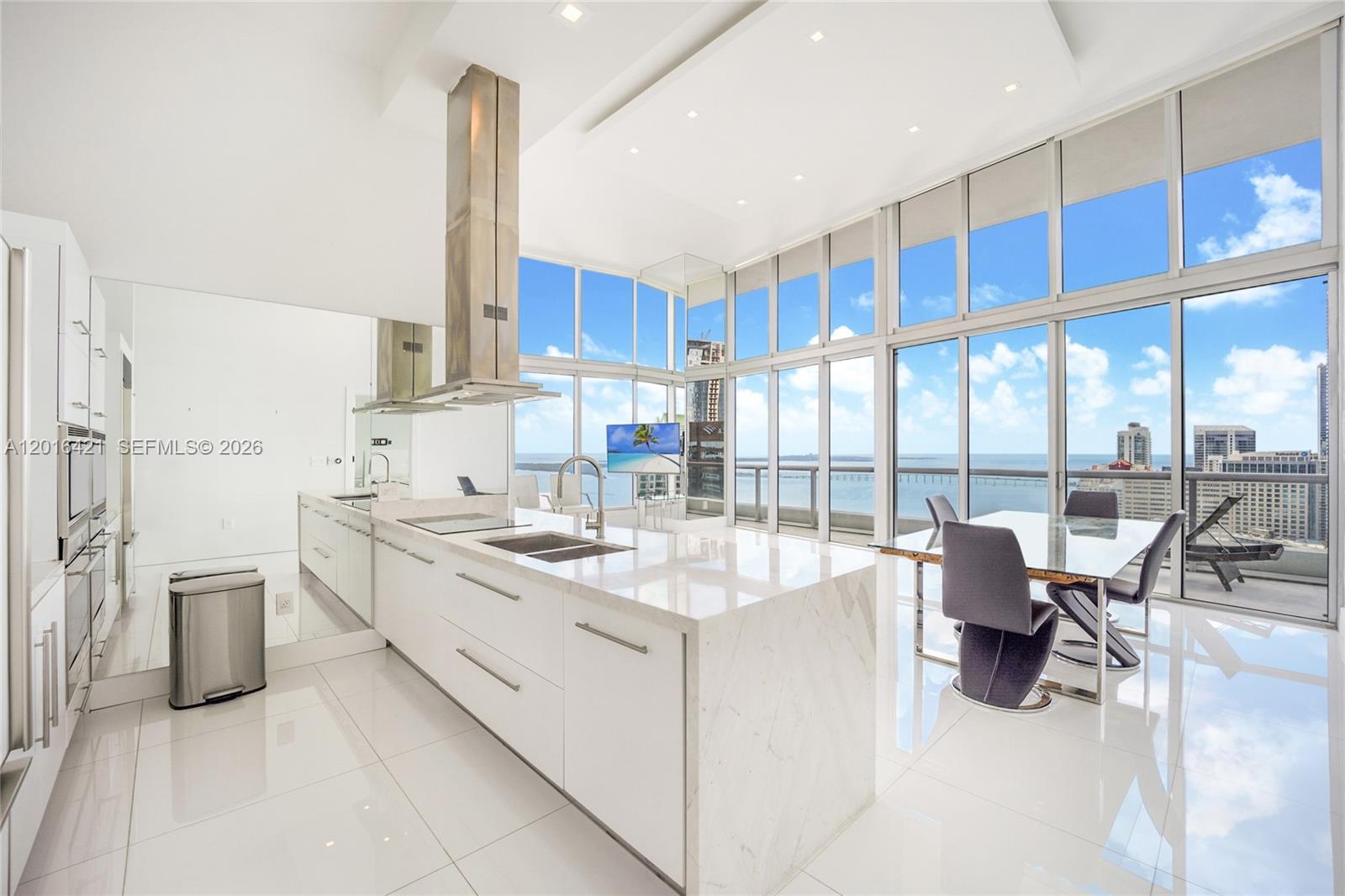495 BRICKELL AVE # 4101