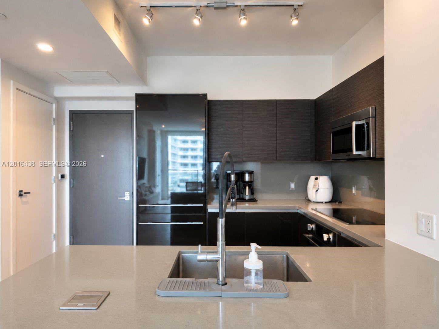 1080 Brickell Ave # 1705