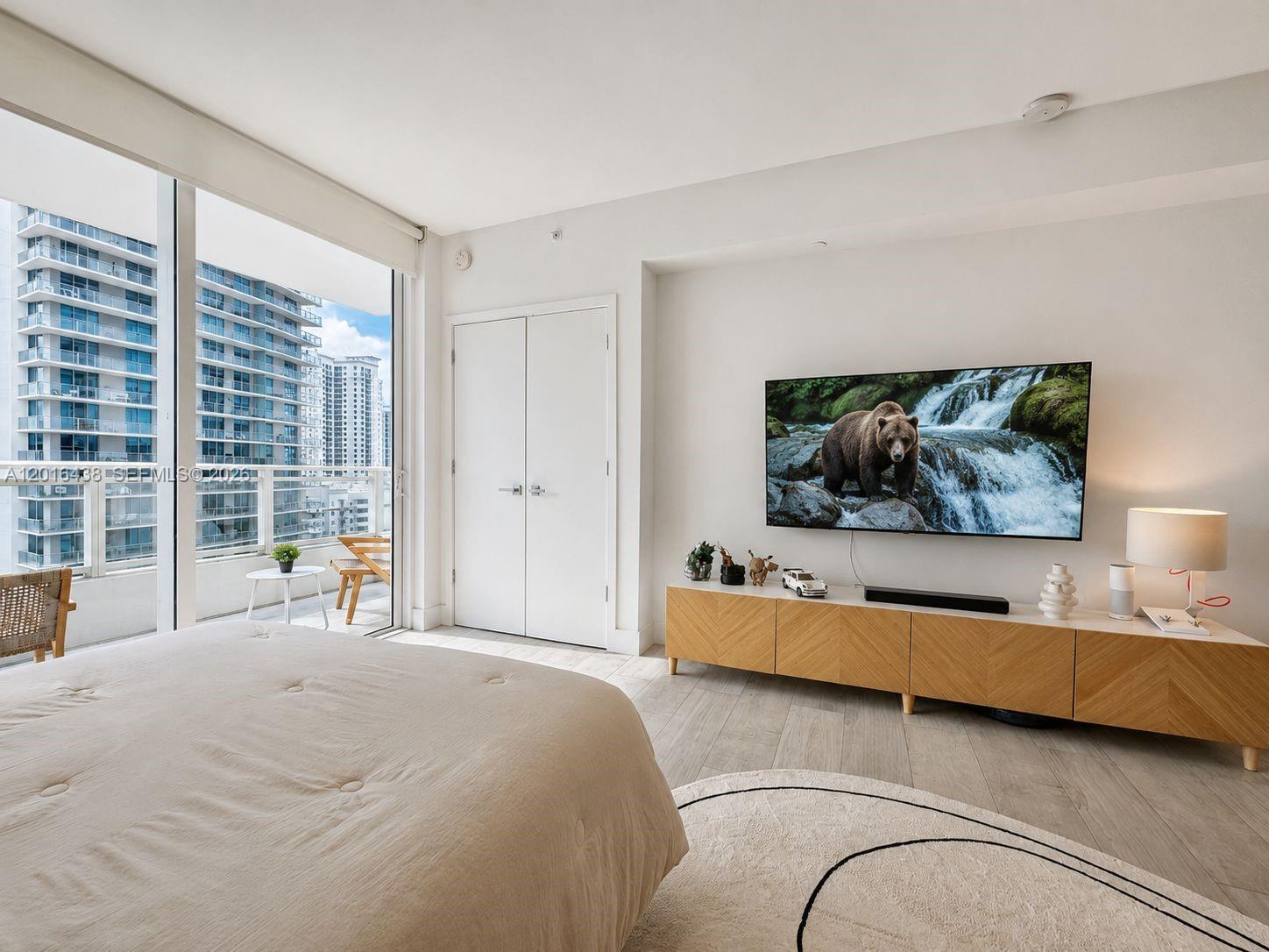 1080 Brickell Ave # 1705