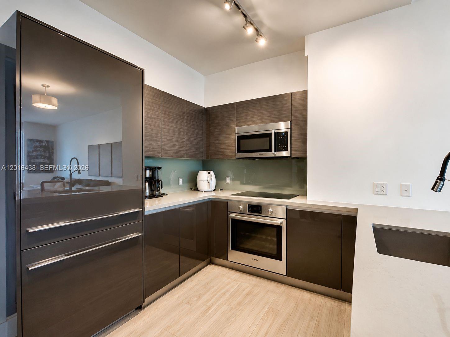 1080 Brickell Ave # 1705