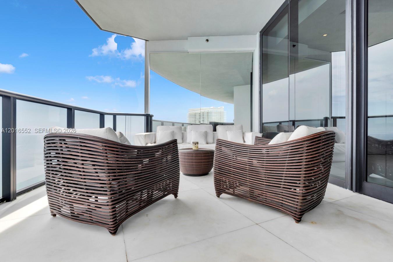 18555 Collins Ave # 4605