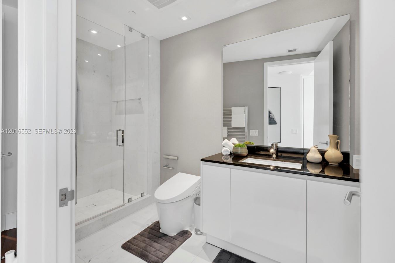 18555 Collins Ave # 4605