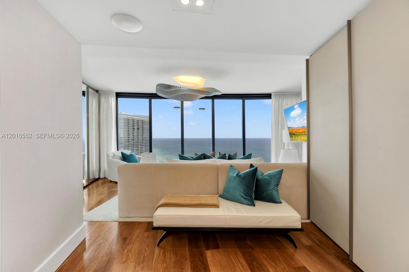 18555 Collins Ave # 4605