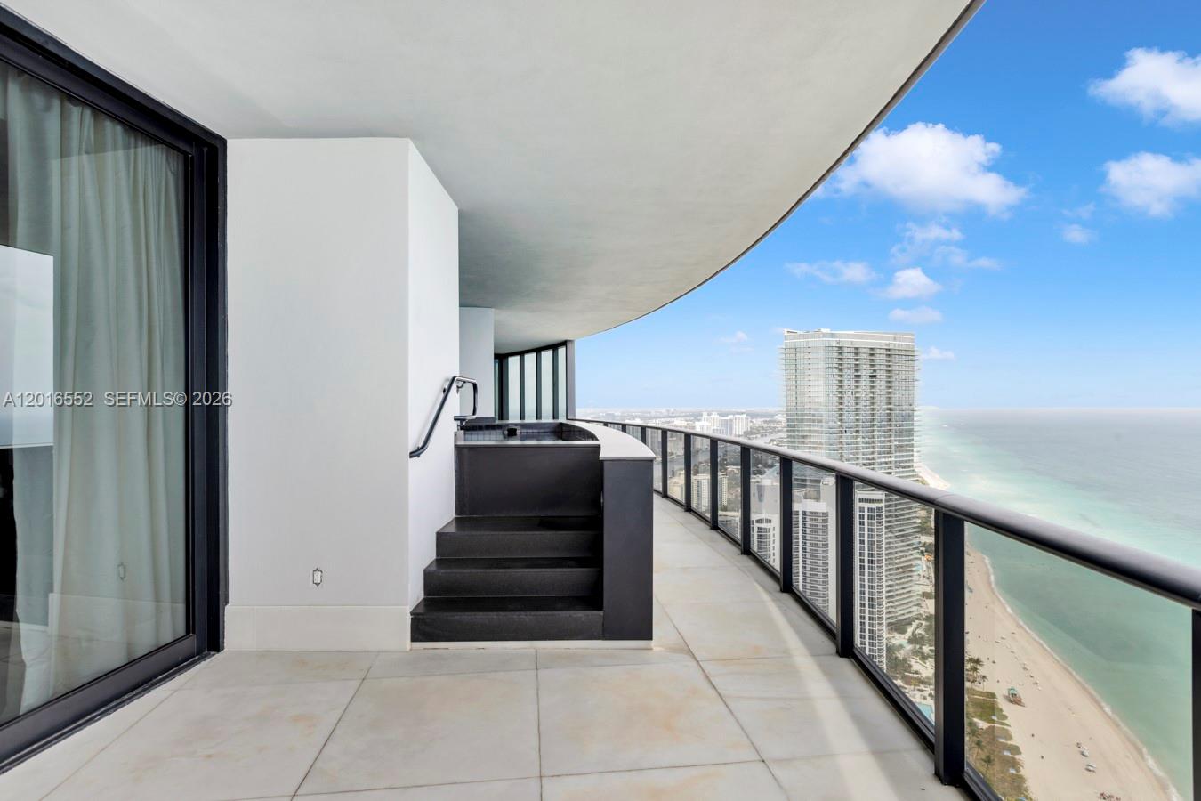 18555 Collins Ave # 4605