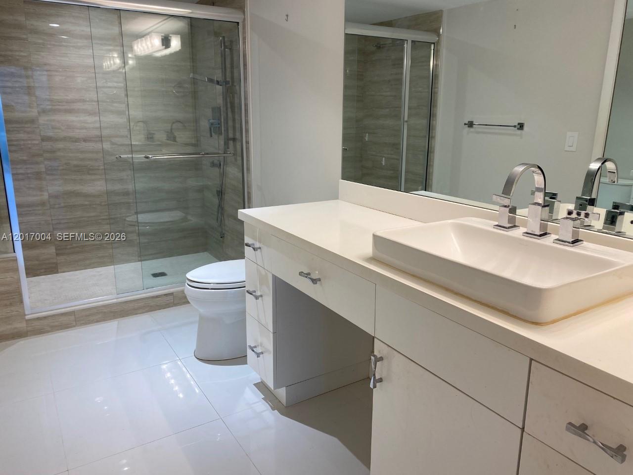 881 Ocean Dr # 10E