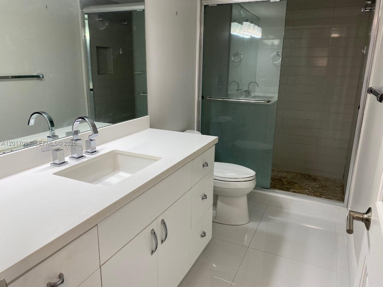 881 Ocean Dr # 10E