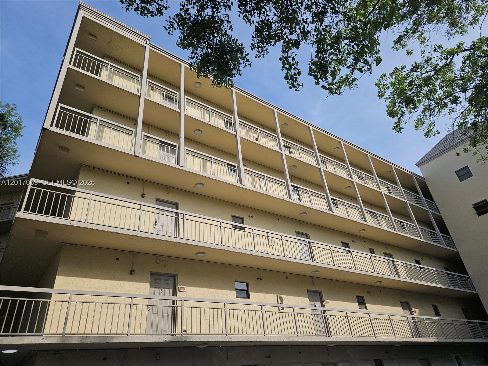 8290 Lake Dr # 308