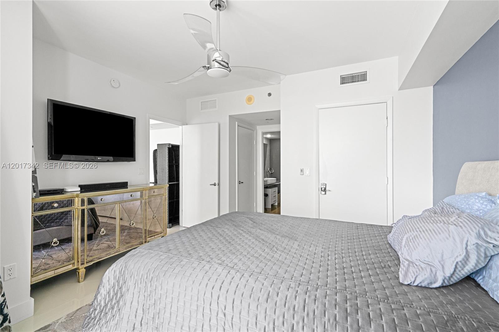 495 Brickell Ave # 1704