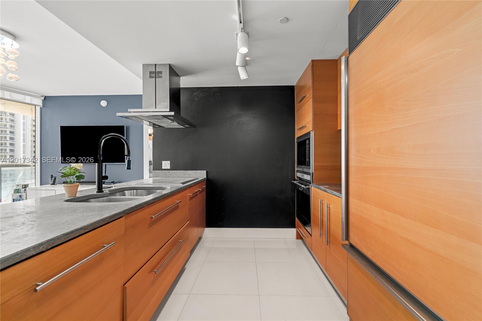 495 Brickell Ave # 1704