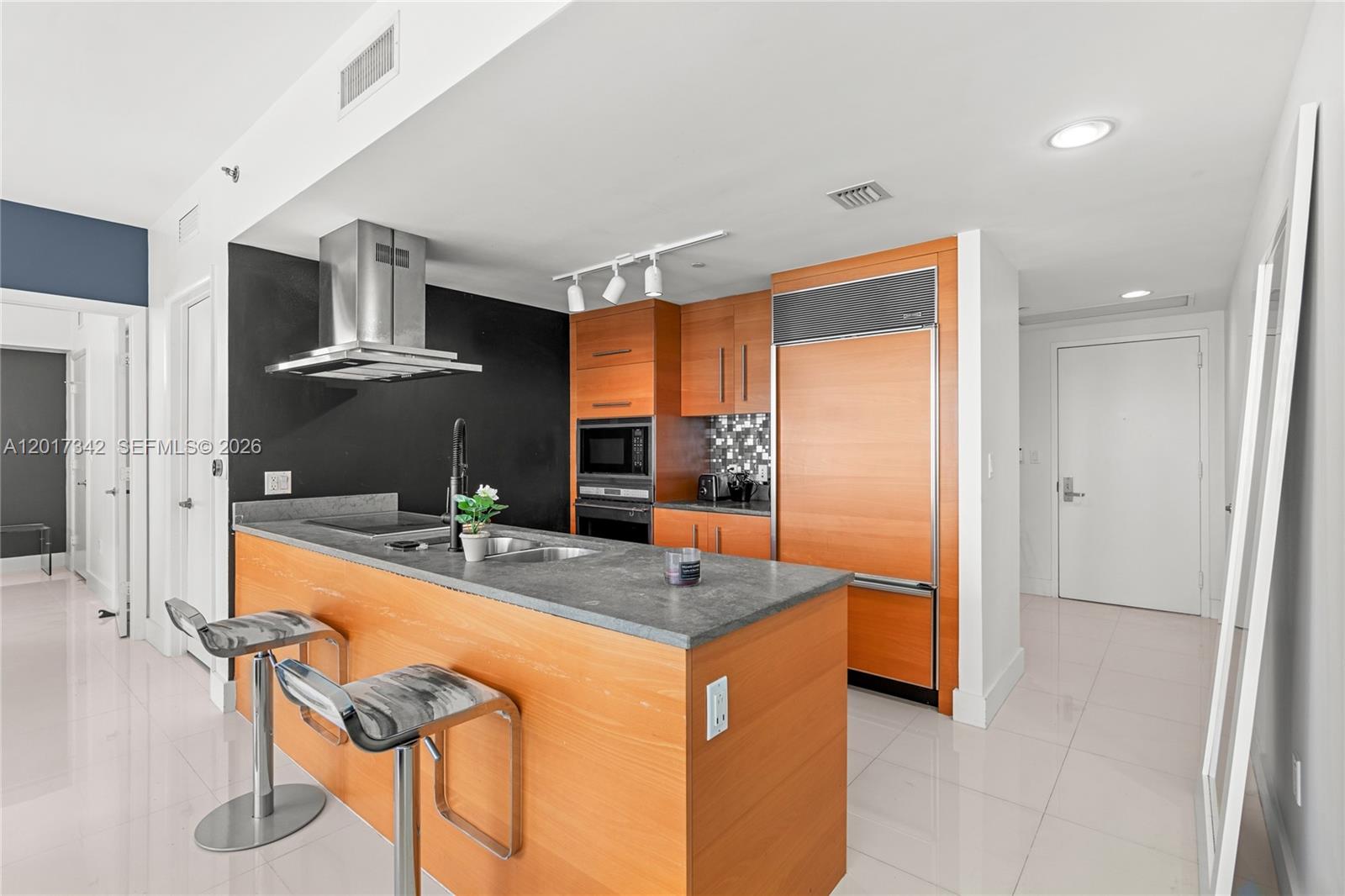 495 Brickell Ave # 1704