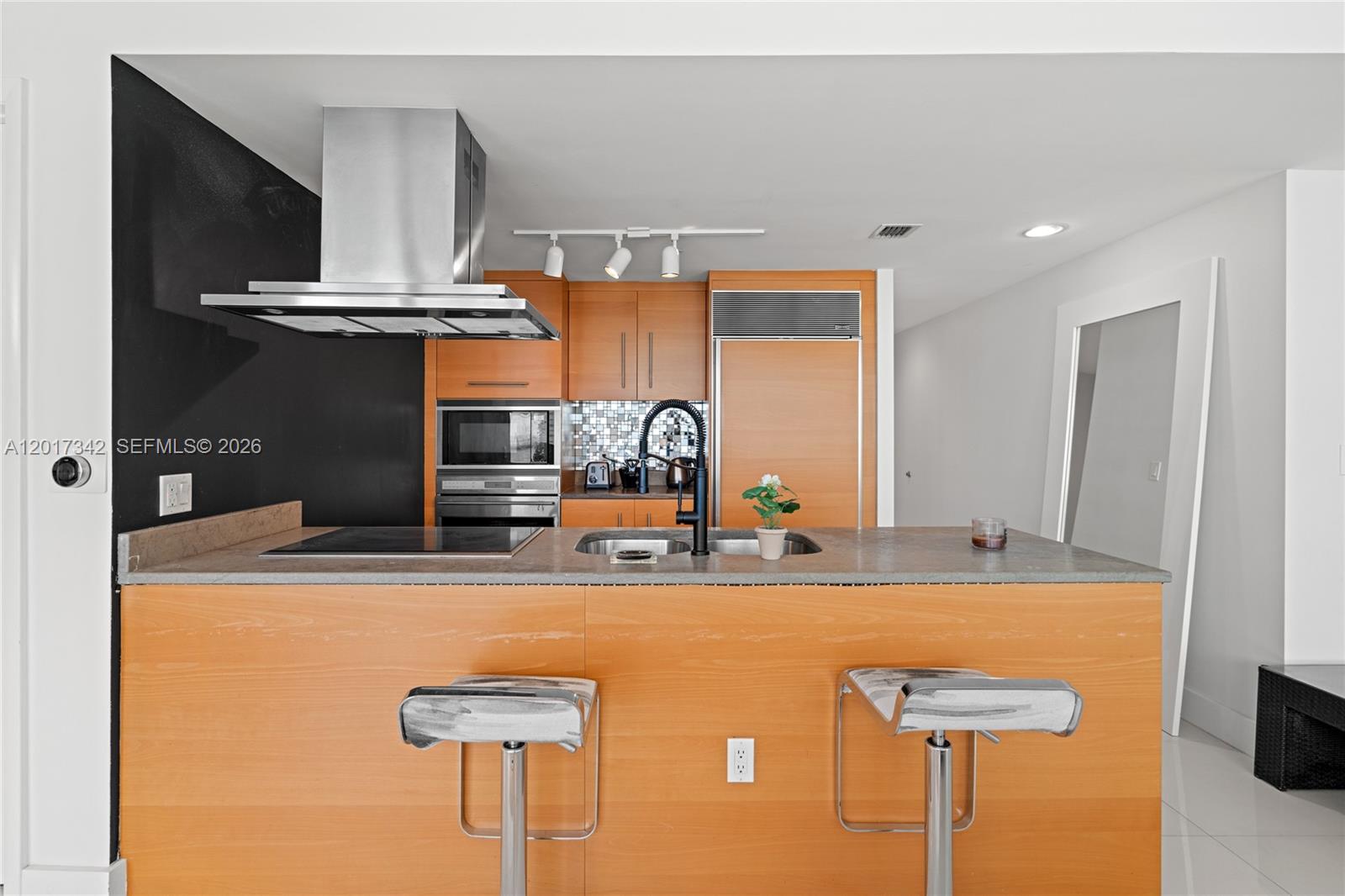 495 Brickell Ave # 1704