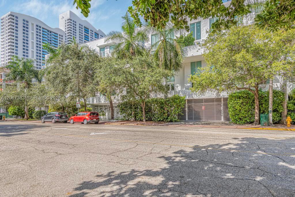 1428 West Ave # 206