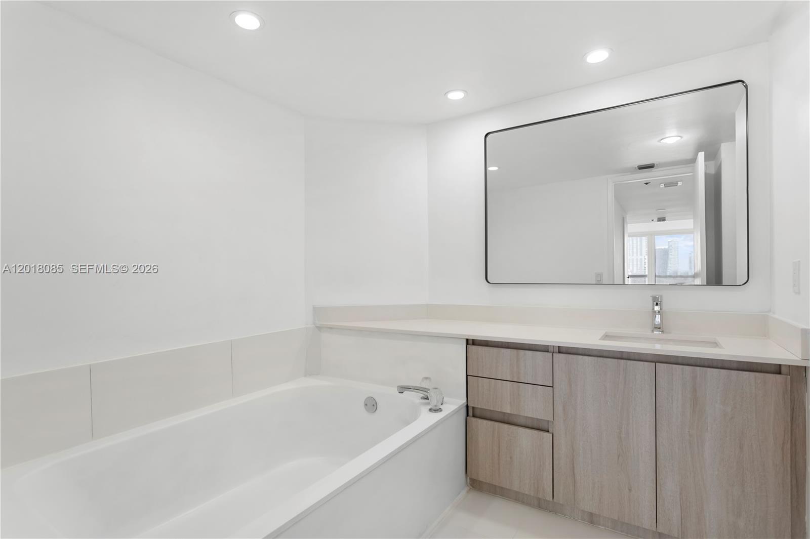 1717 NE Bayshore Dr # 2736 Unit: A-2736