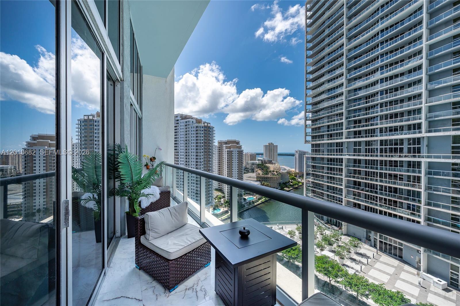475 Brickell Ave # 2209