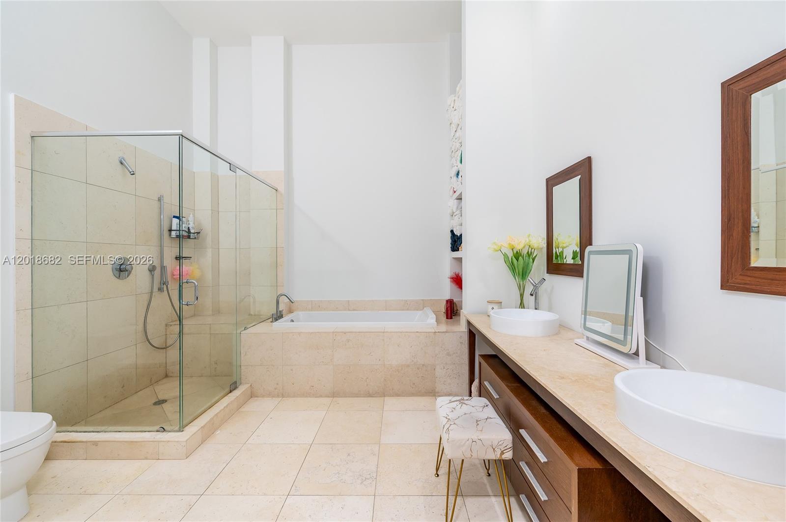475 Brickell Ave # 2209