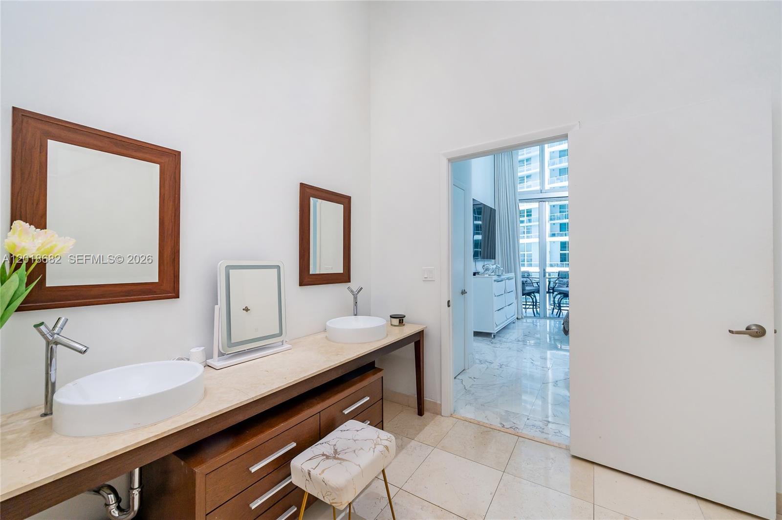 475 Brickell Ave # 2209
