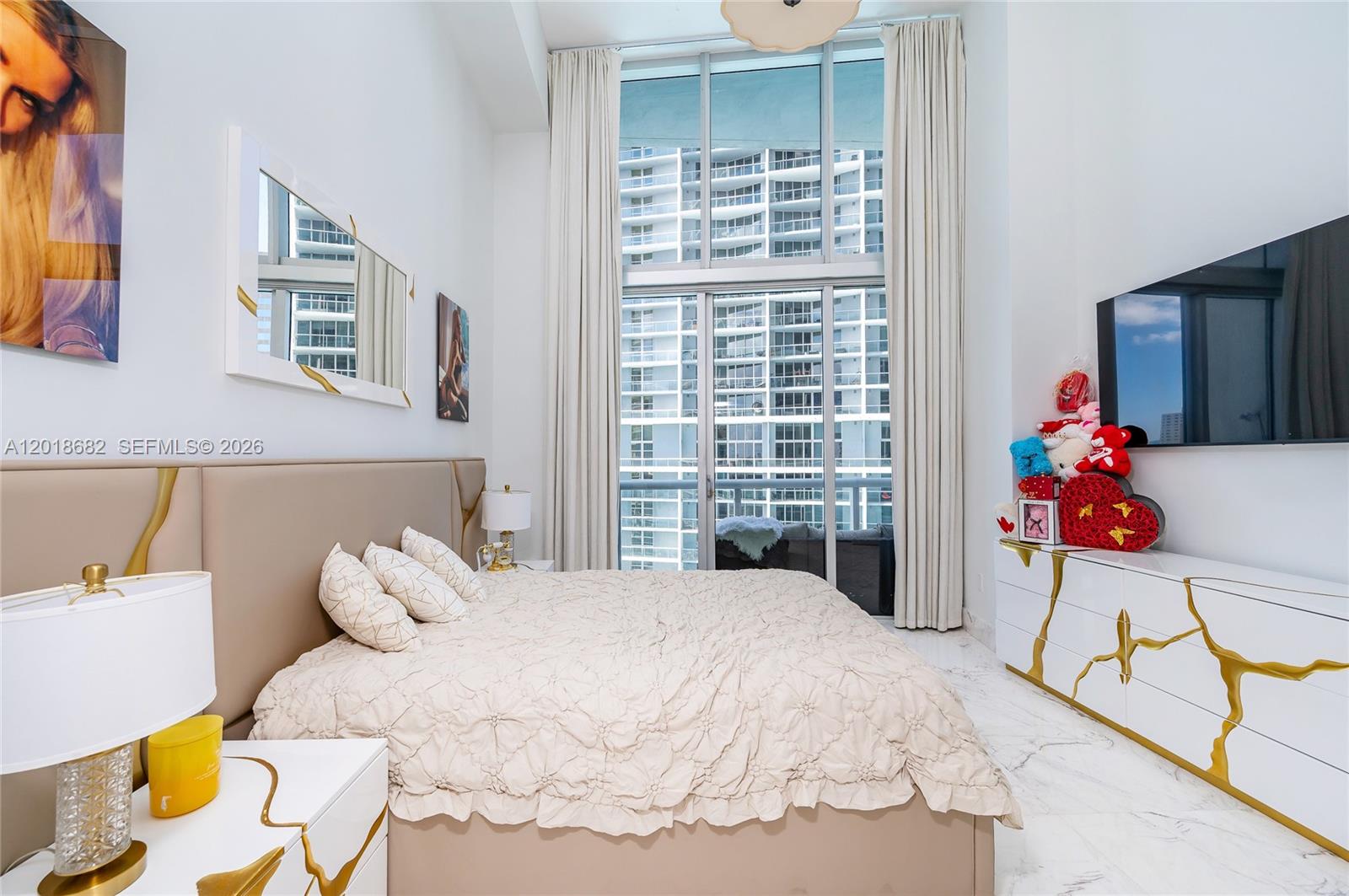 475 Brickell Ave # 2209