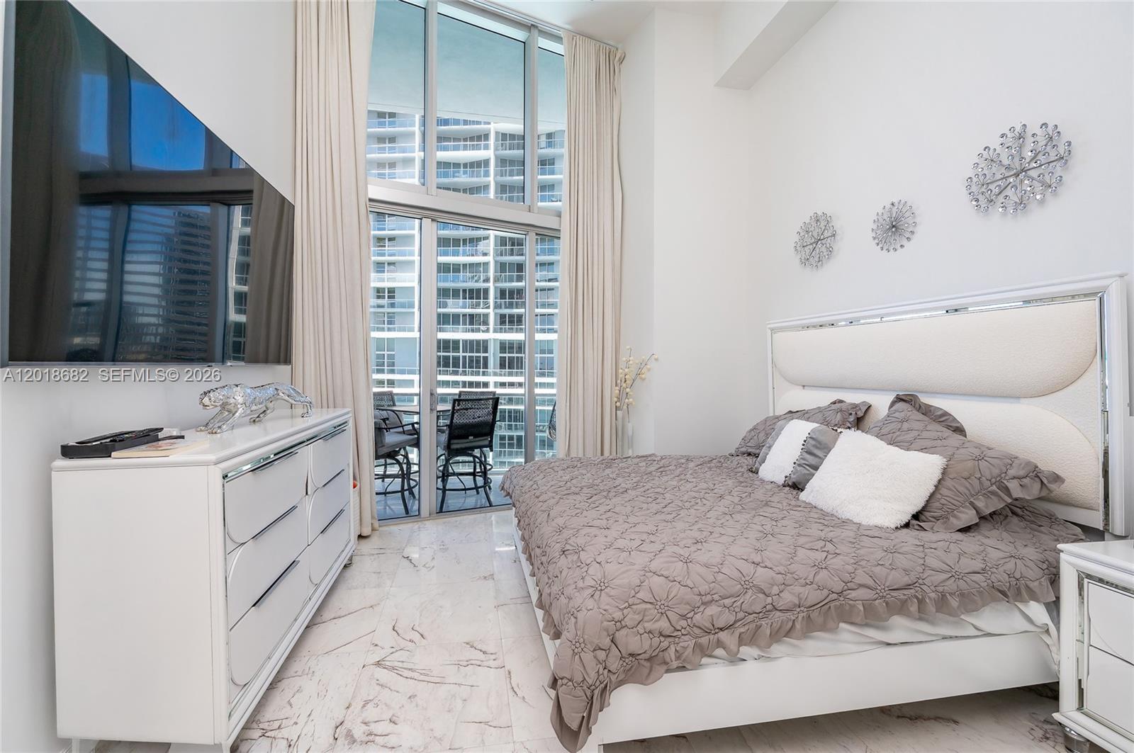475 Brickell Ave # 2209