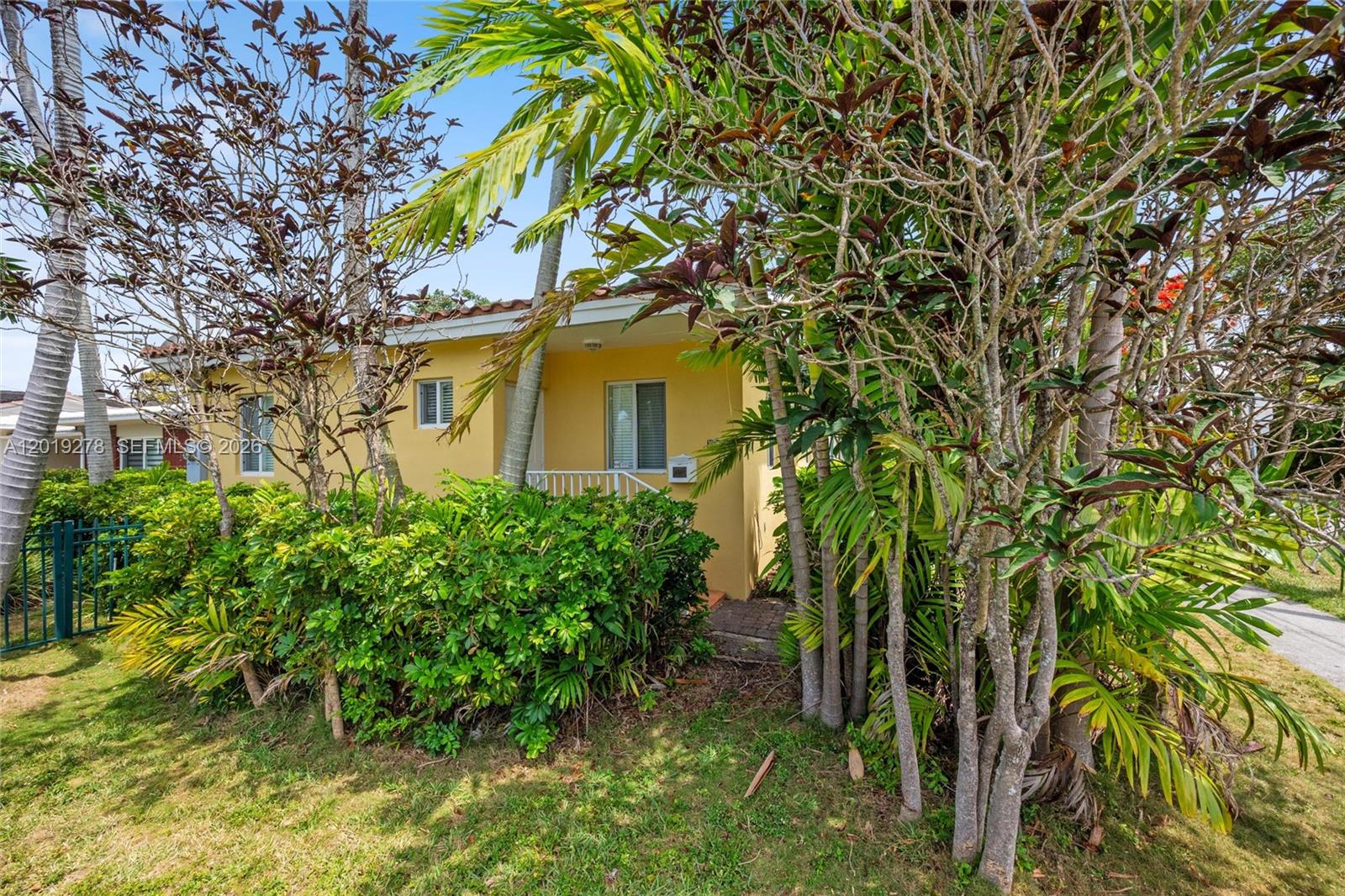 2542 SW 25th Ave