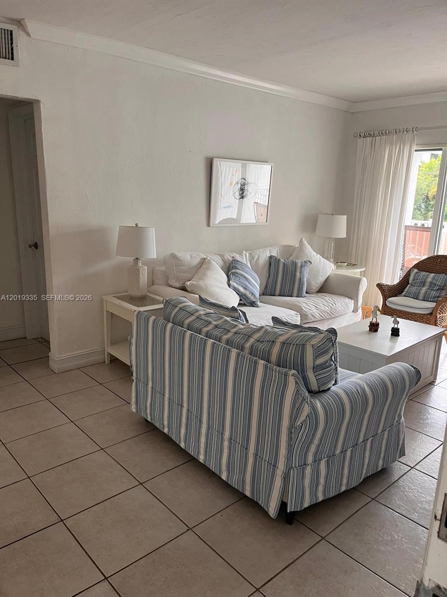 290 Sunrise Dr # 208