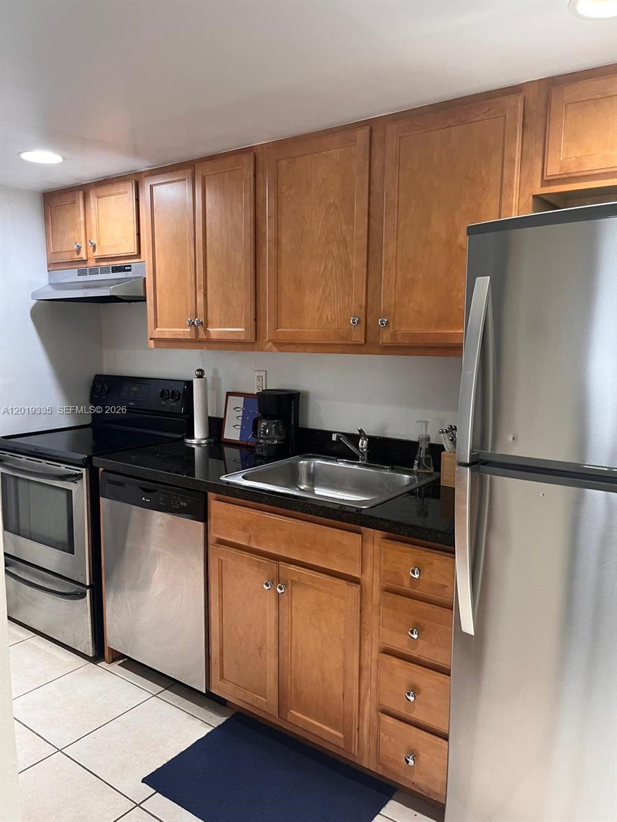290 Sunrise Dr # 208