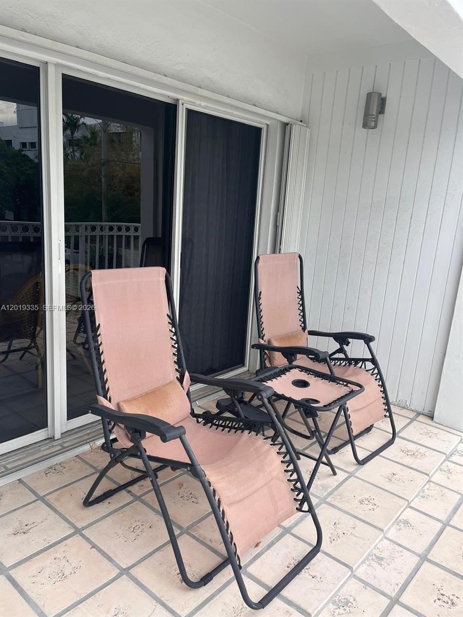 290 Sunrise Dr # 208