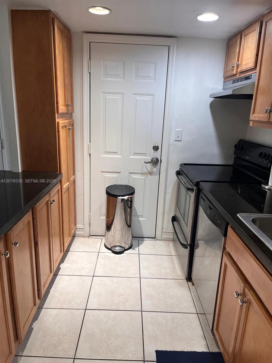290 Sunrise Dr # 208