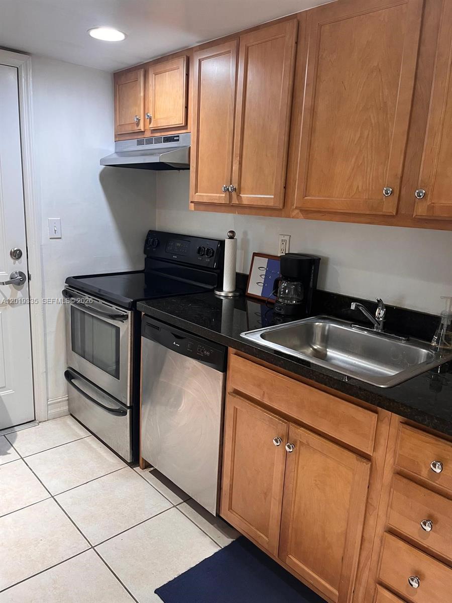 290 Sunrise Dr # 208
