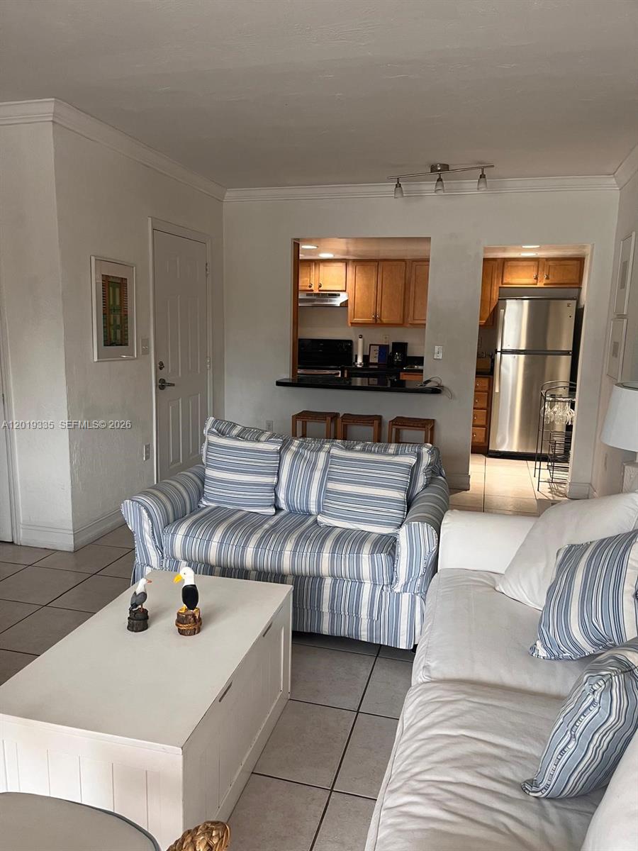 290 Sunrise Dr # 208