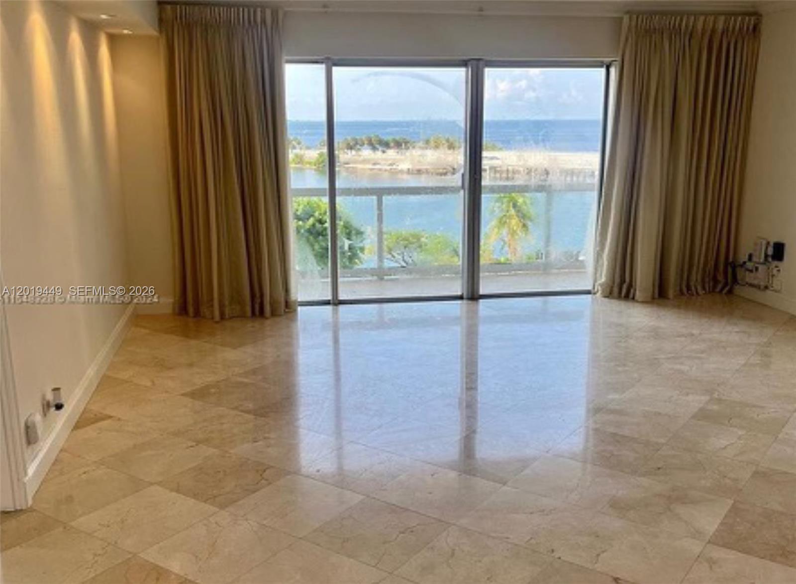 2451 Brickell Ave # 6T