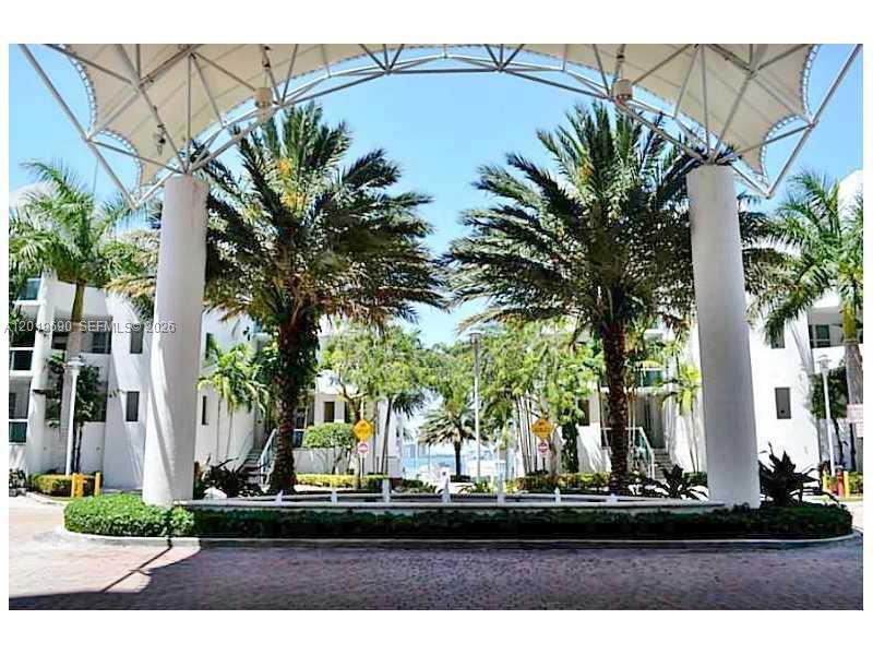 7900 Harbor Island Dr # 1010