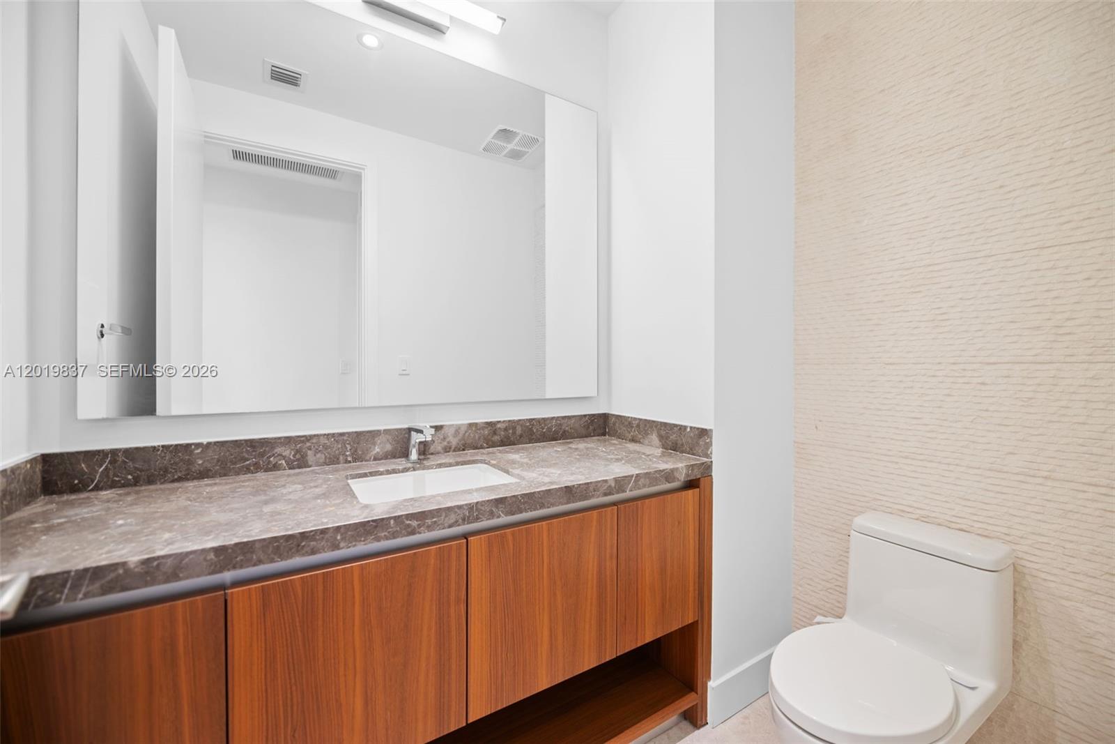 175 SE 25 Rd # 801