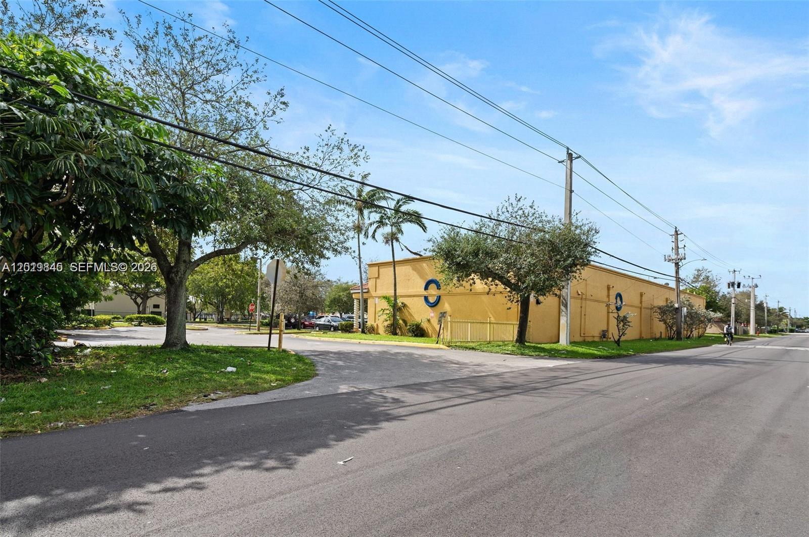 1395 W Sunrise Blvd