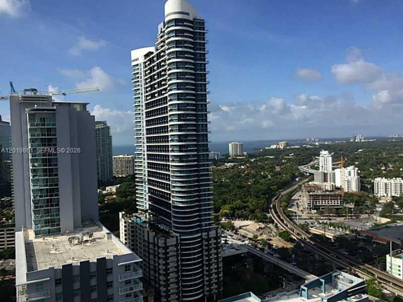 1100 S MIAMI AV Unit: 3302