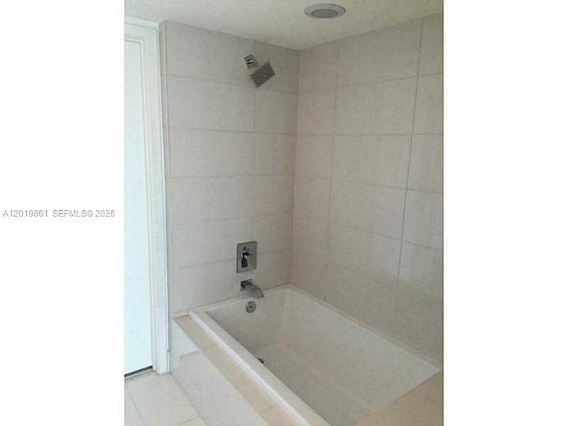 1100 S MIAMI AV Unit: 3302