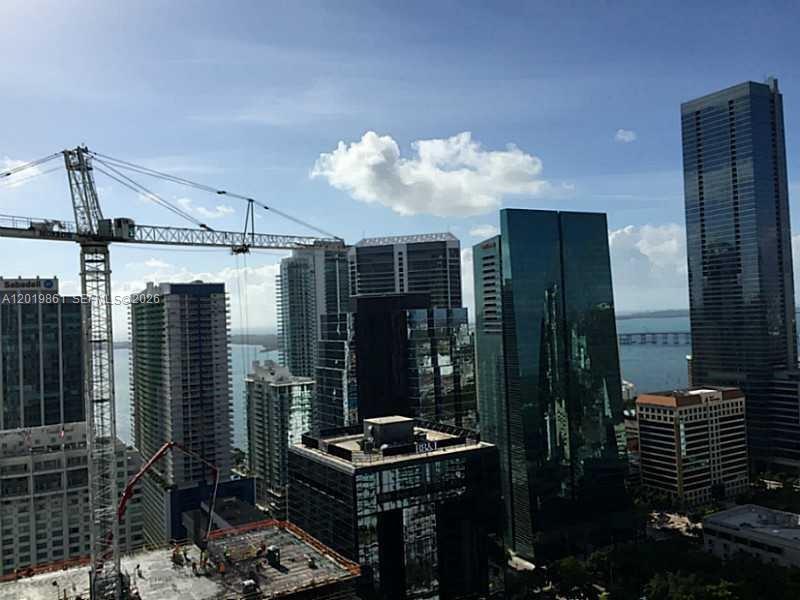 1100 S MIAMI AV Unit: 3302