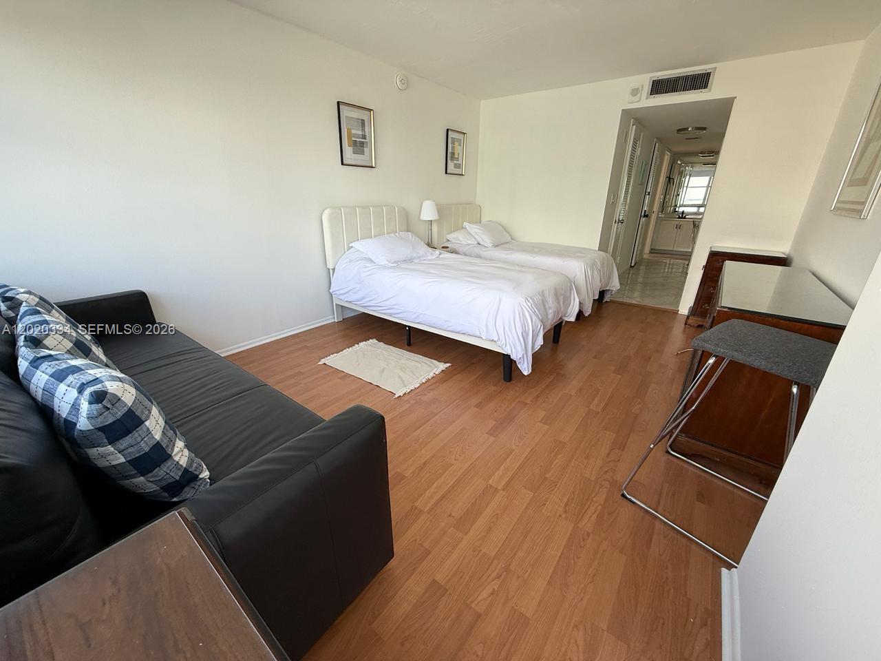 6039 Collins Ave # 1236