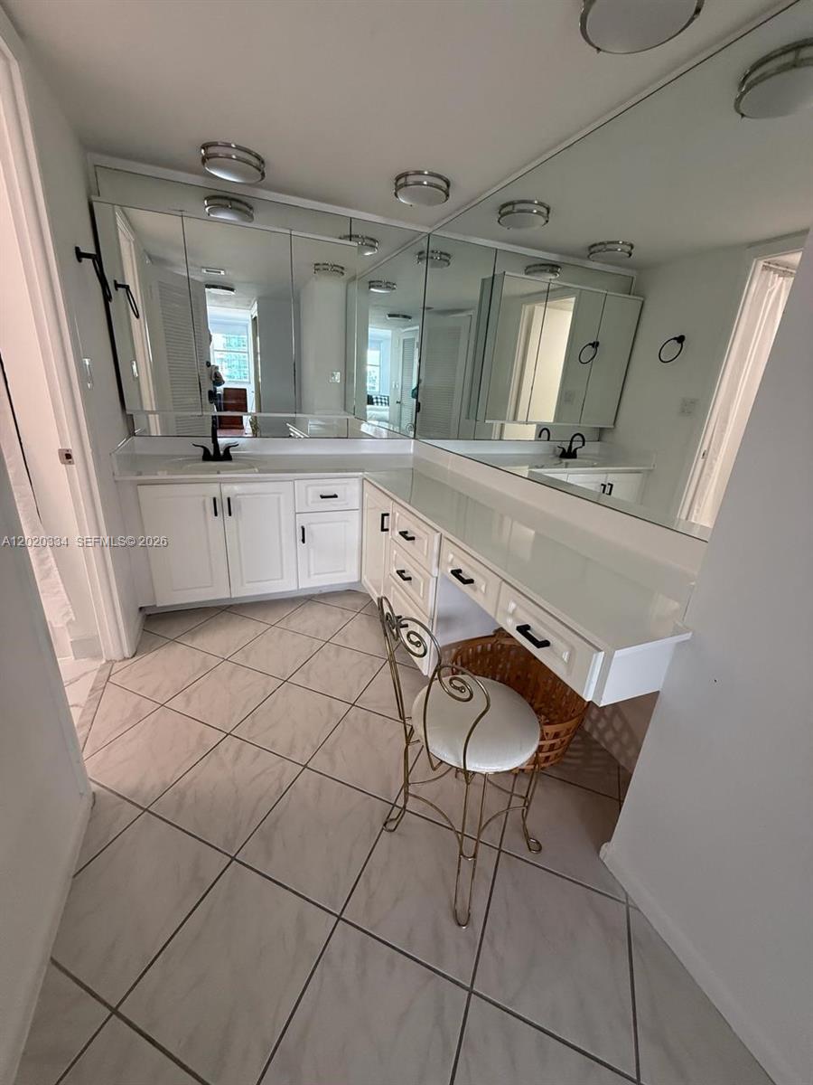 6039 Collins Ave # 1236