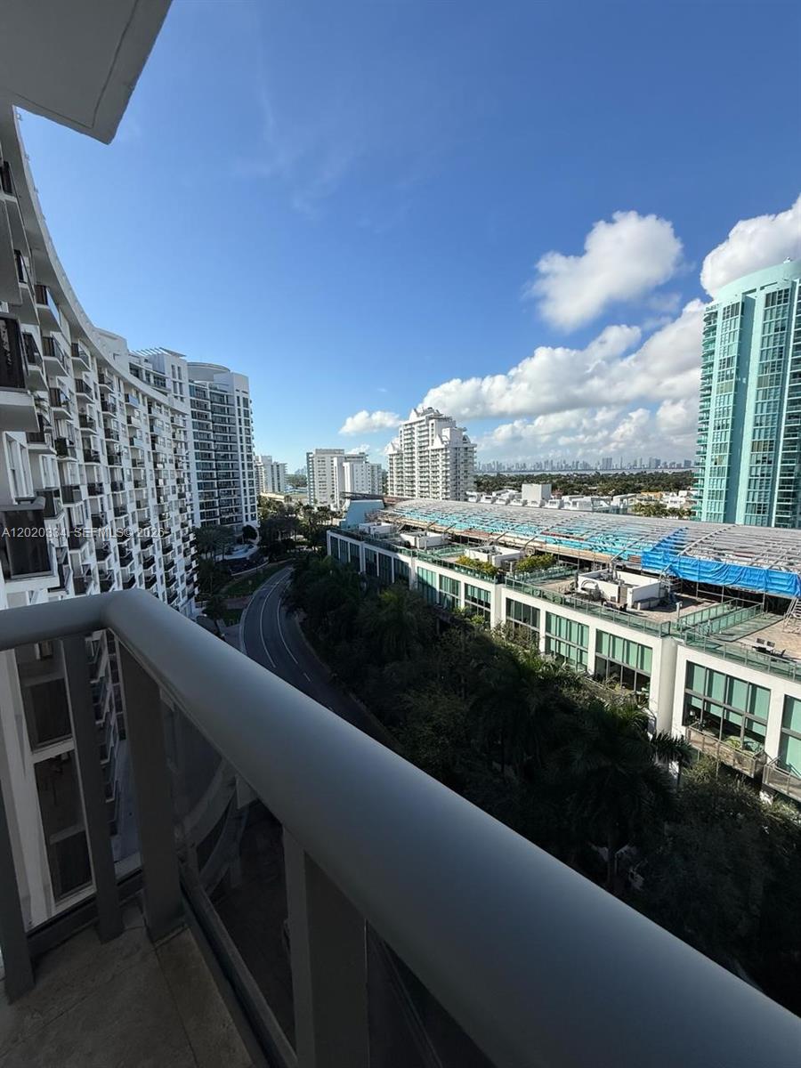 6039 Collins Ave # 1236