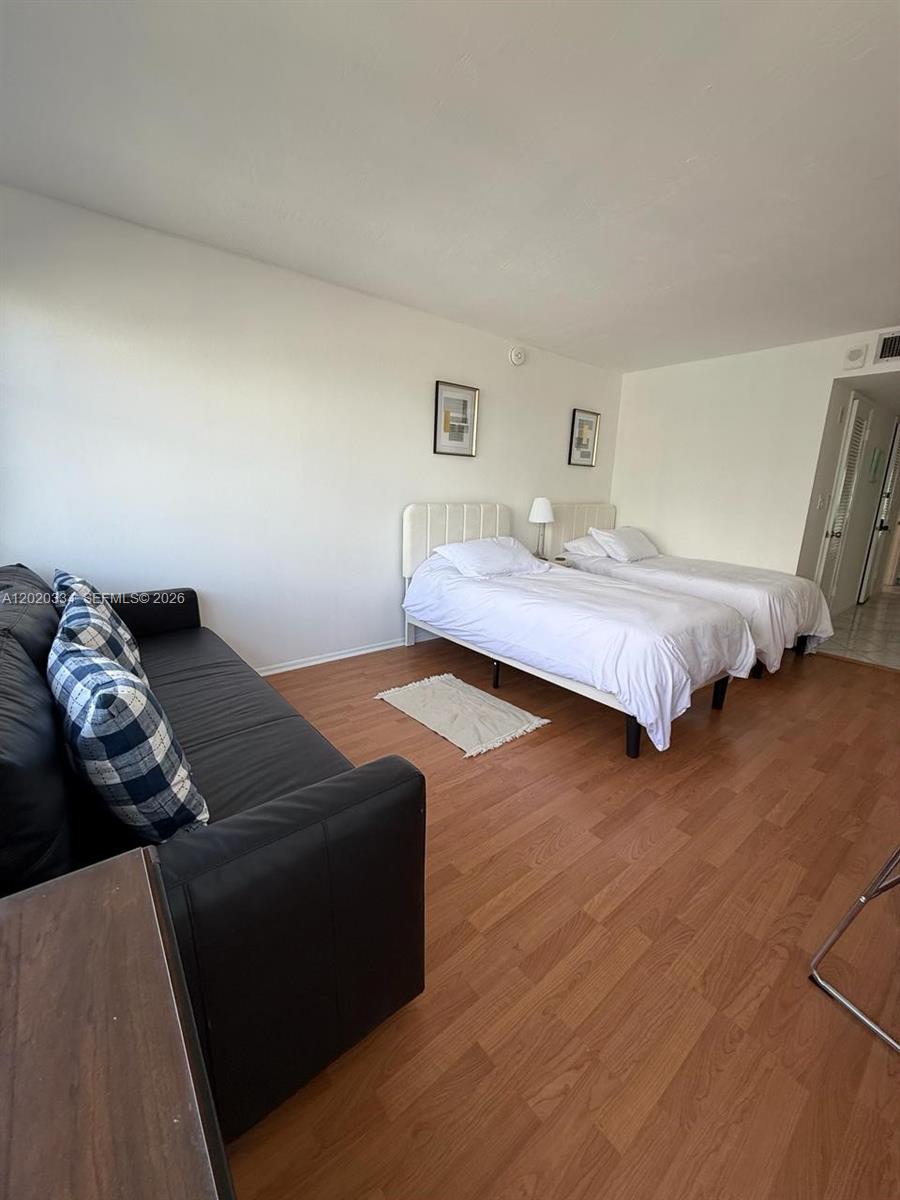 6039 Collins Ave # 1236