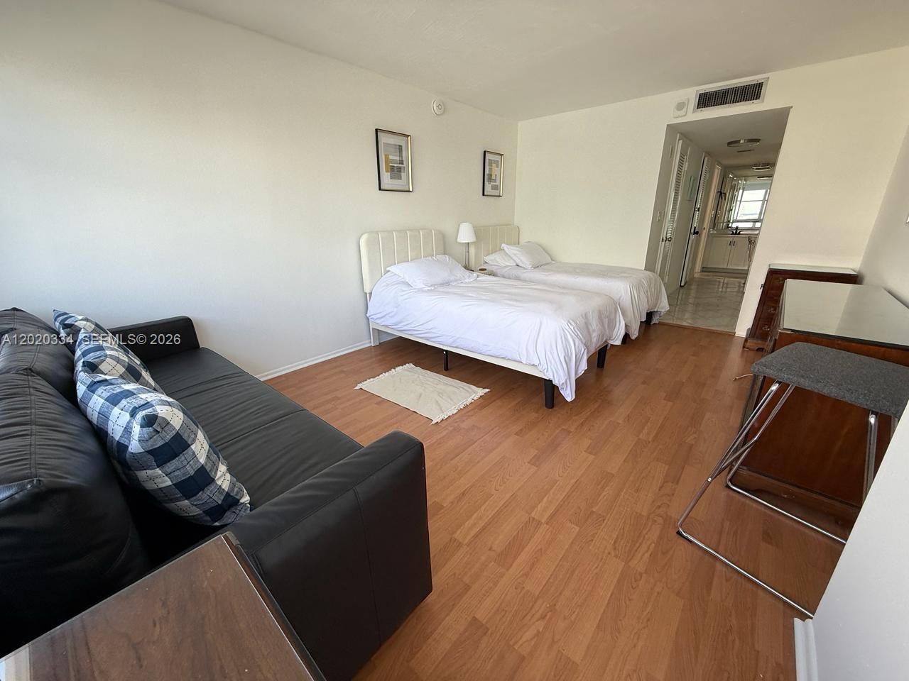 6039 Collins Ave # 1236