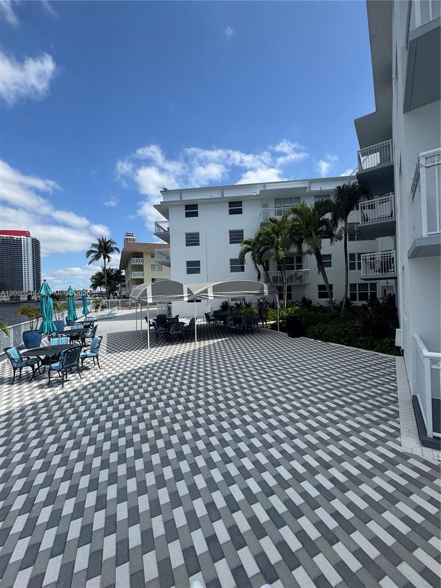 1913 S Ocean Dr # 427