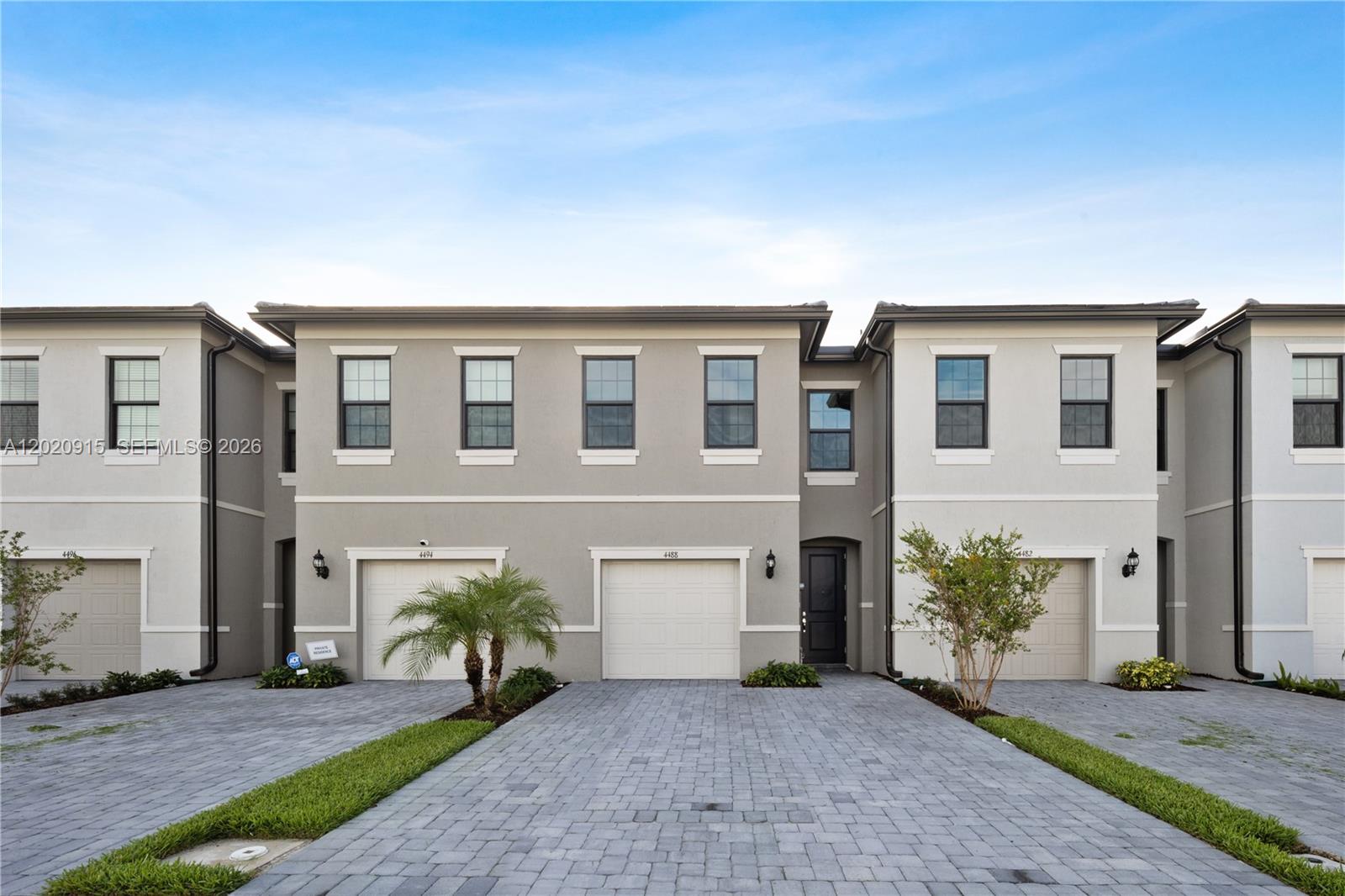 4488 E Appleton Cir E