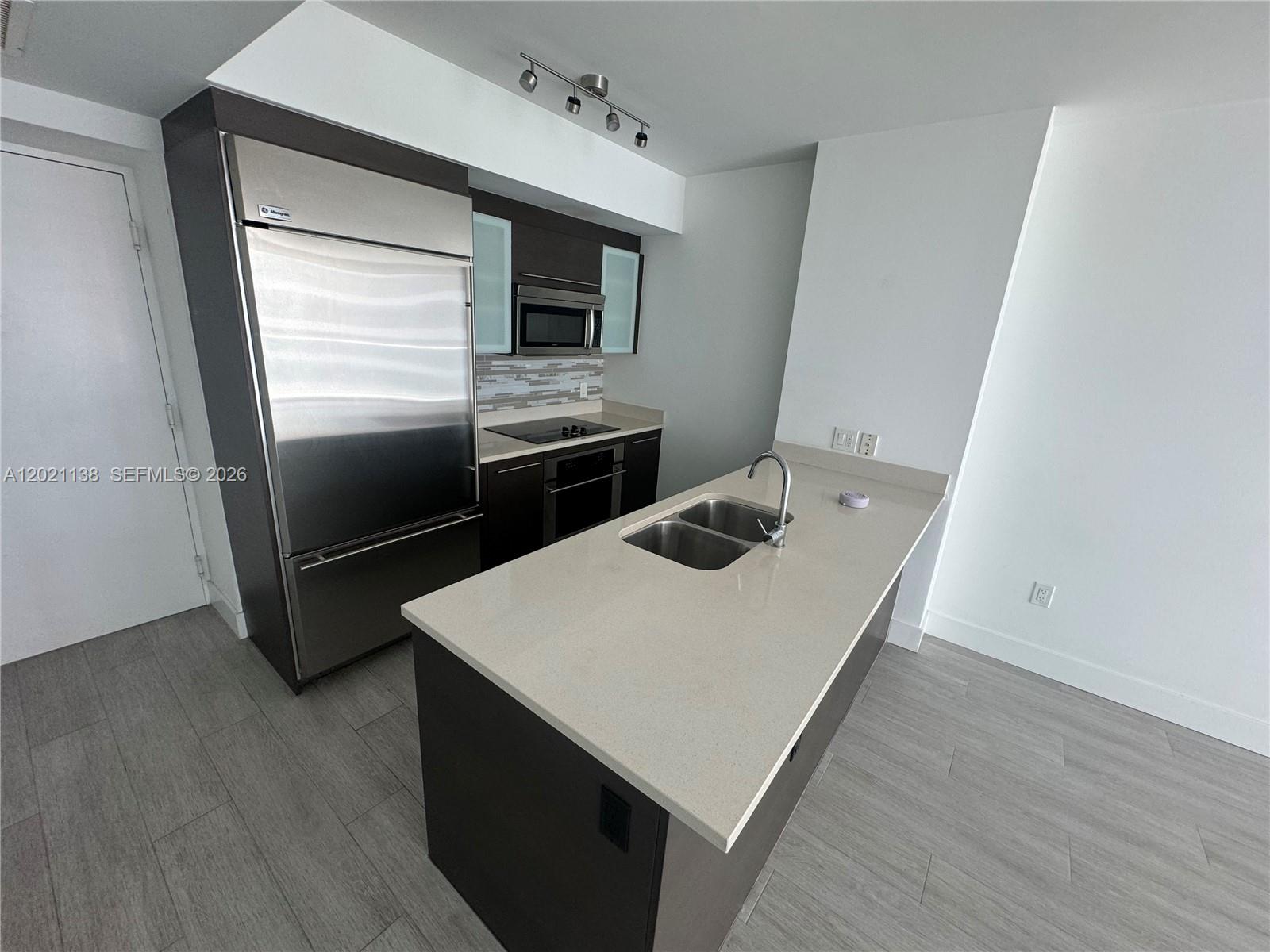 500 Brickell Ave # 3204