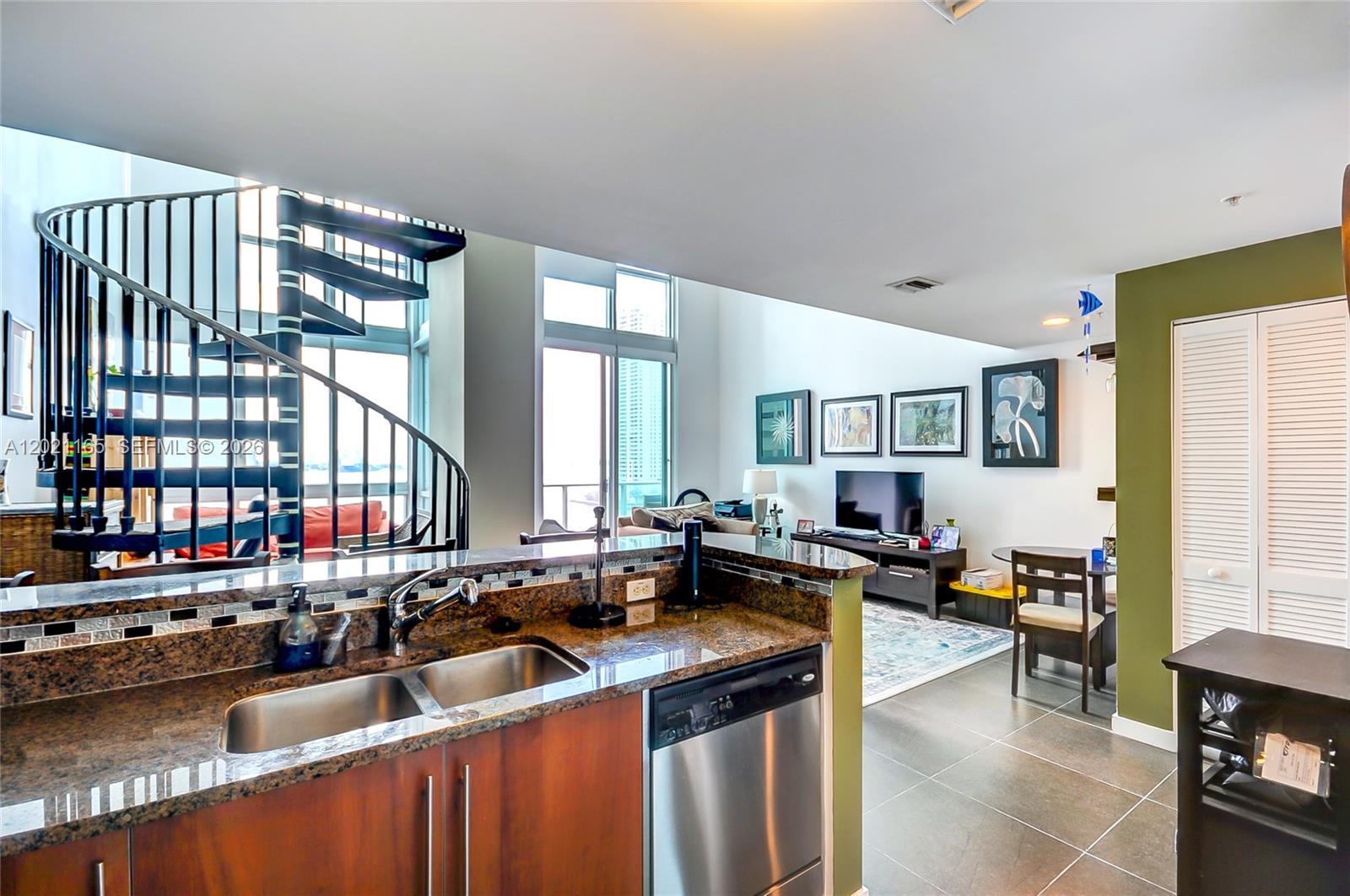 300 S Biscayne Bluv # 1022 Unit: L-1022